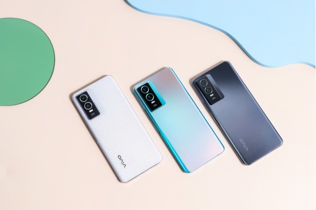 44w闪充搭配吸睛颜值vivoy76s成千元首选