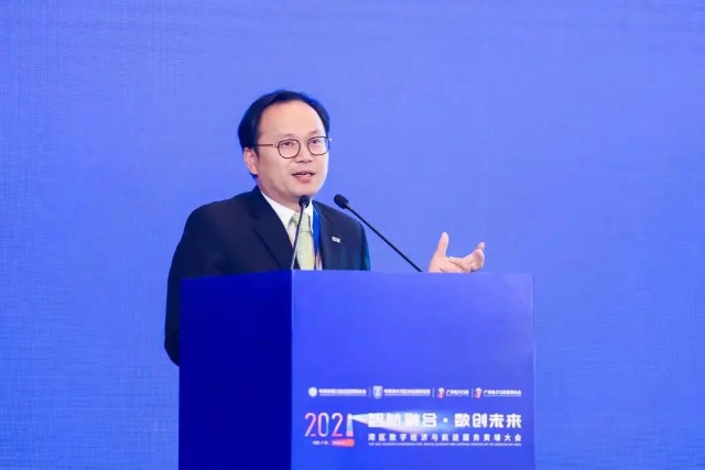 广州市人民政府副秘书长蔡辉,广州开发区管委会二级巡视员蒋宝鸿分别