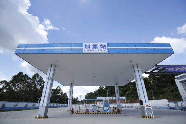 海马汽车：首座水制氢与高压加氢一体化站建成