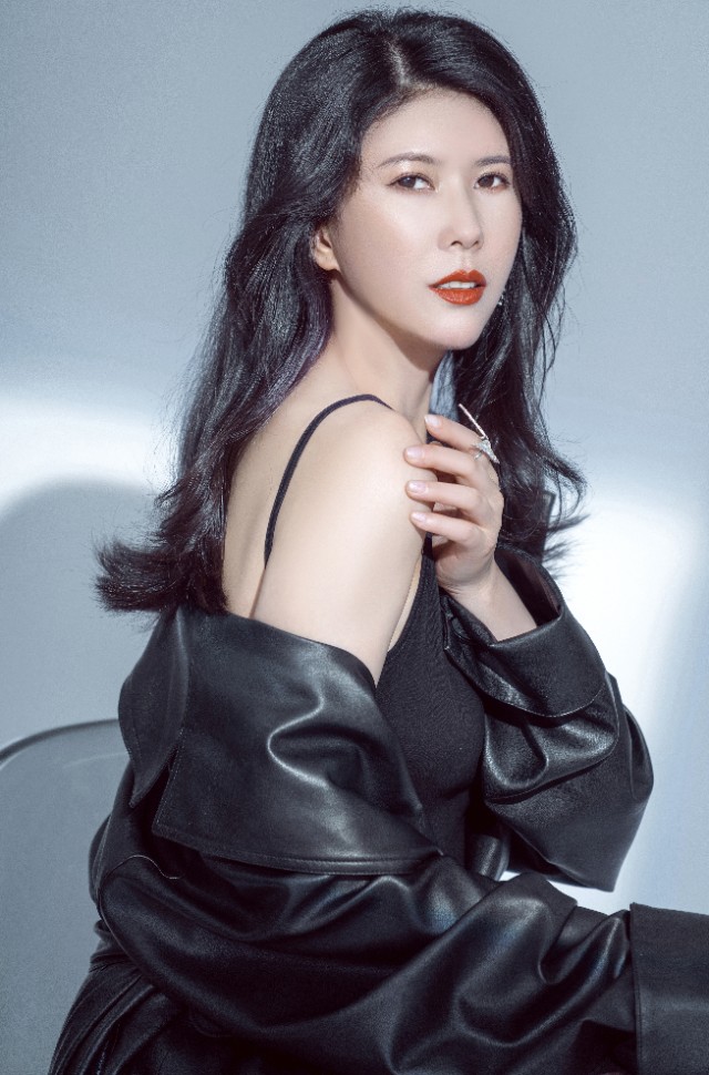 叶贝文新歌陌生乘客席卷而来