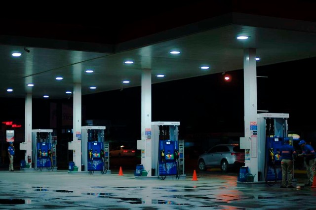 油价迎来年内最大降幅？涨了这么久的油价终于要降价了吗？