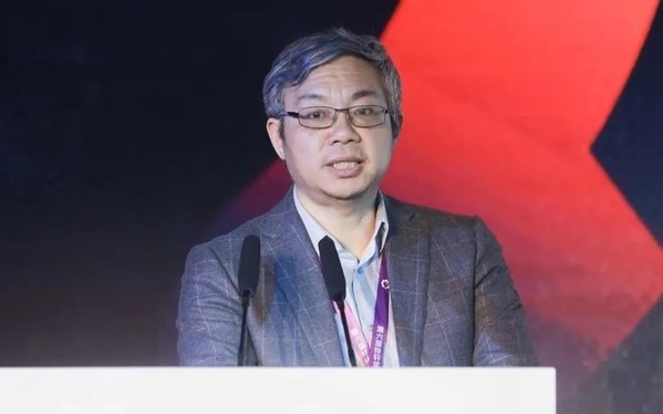 黑芝麻智能创始人兼CEO在峰会上演讲