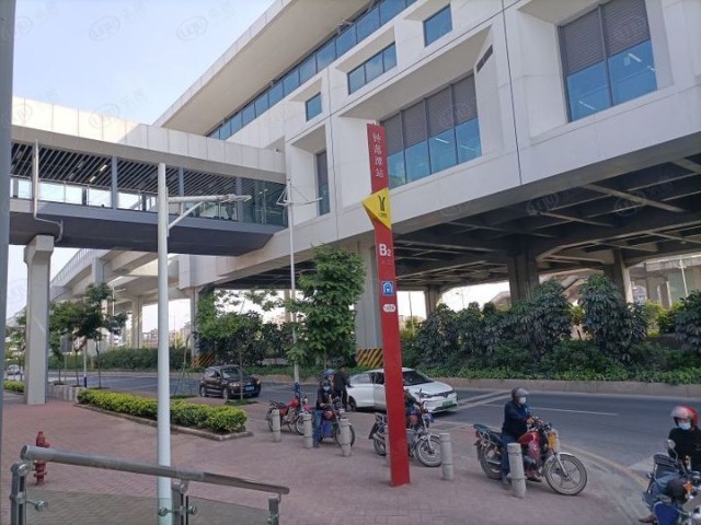 线路有709路接驳到地铁钟落潭和竹料地铁站,716路接驳区花都广州空港