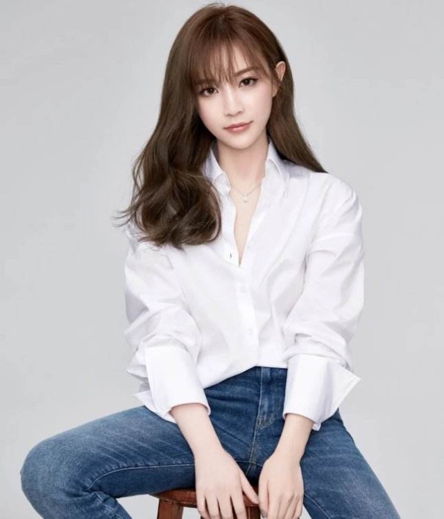 顶流主播被封杀坐拥2800万粉丝年入30亿偷逃税被罚6555万