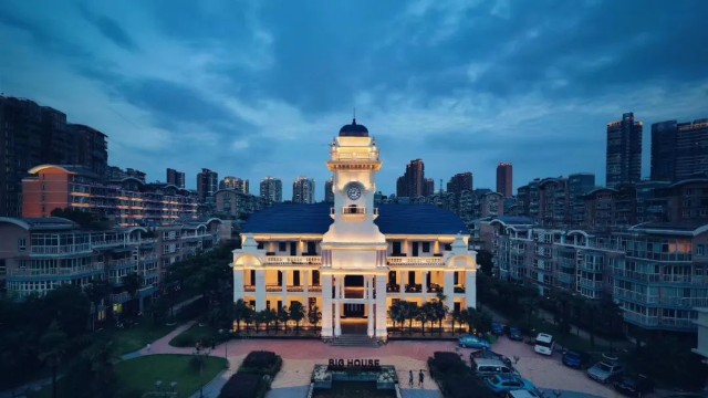 质美中国武汉篇陈彬向旧而新bighouse当代艺术中心的重生