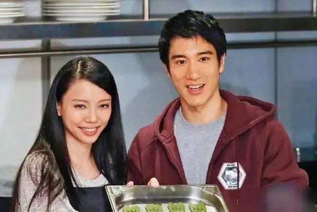 王力宏人设崩塌豪车品牌凌晨解约代言仅35小时网友欠宗馥莉一个道歉