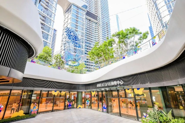 卓越商业更呈蓬勃发展态势——随着今年前海卓悦intown的开业,卓越