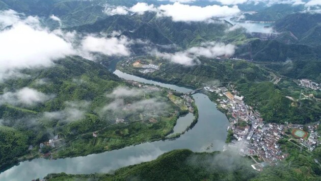 群山环抱碧水悠悠风光旖旎湖南镇位于衢江区西南部,地属浙江省衢州市