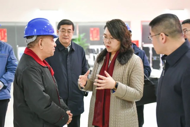 临淄区委书记周婷来到齐翔腾达调研