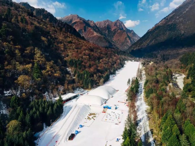 泰安雪山峪滑雪场图片