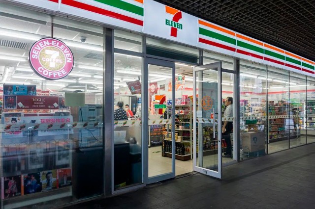 711便利店使用过期近1个月食材日本员工爆料后店长坦白企业道歉