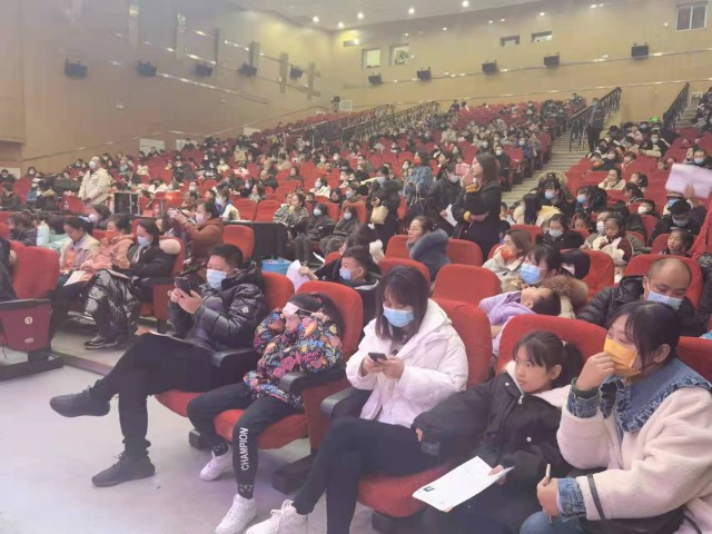 東北抗聯兒童系列影片攝制組小演員選拔在遼寧營口舉行