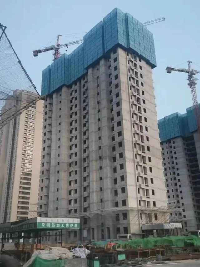 保利东郡最新工程进度16号楼主体已全部完成