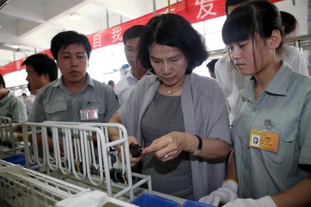 “十年包修”格力敢为，缘何行业无一敢跟？