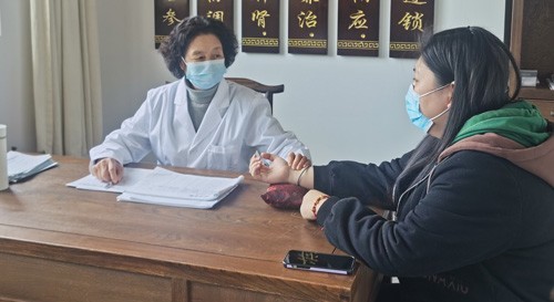 看苏州省级老中医王应兰七旬仍坚持治病救人为万千家庭带来欢声笑语