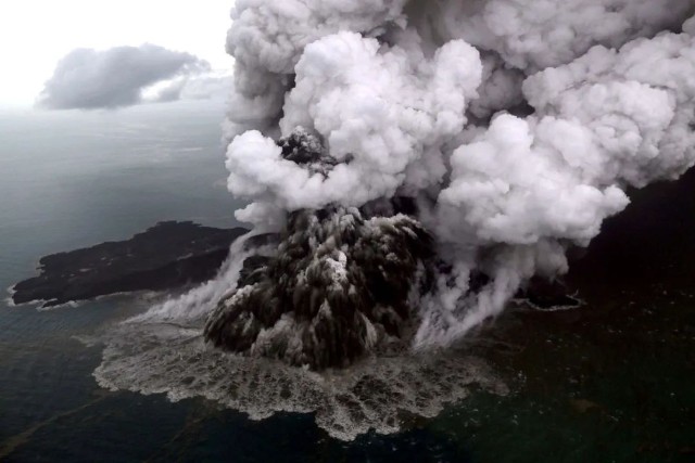 汤加火山爆发的危害图片