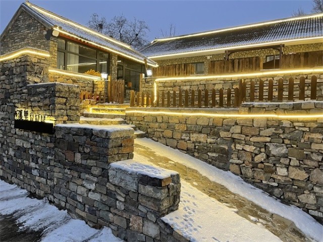 天津蓟县西井峪西溪里民宿,"石头群落"依山而建,宛若世外桃源!