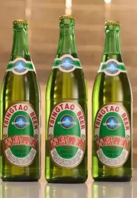 穿越的青岛啤酒打卡tsingtao时间是世界上最珍贵的东西而30年则是时尚