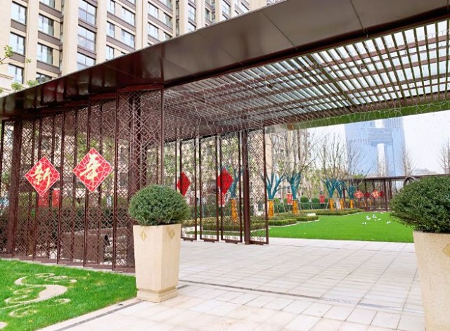 健身区和儿童游乐区 :走进入户大门,大理石包装 挑高设计入户处,品质