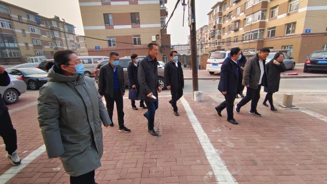 大连金普新区光中街道走访优抚对象双拥温暖人心