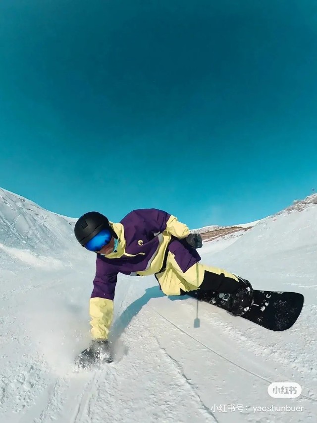 姚舜滑雪图片