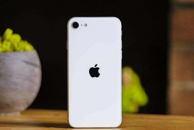 iPhone SE有三款？苹果猛攻入门级，看国产品牌如何应付