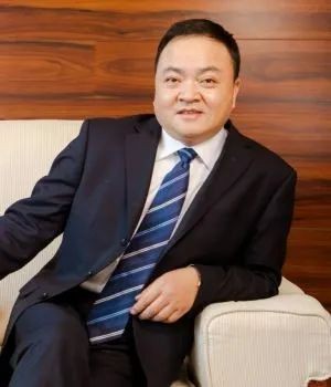 在内的8名相关当事人合计被罚款48万:董事长陆向阳被警告及罚款10万元