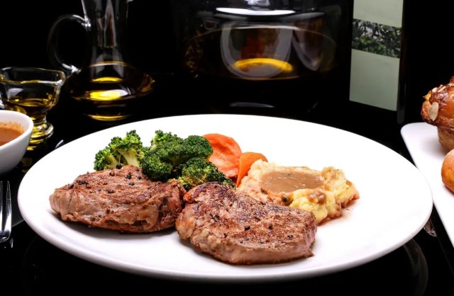 曾经高大上的西餐正在被年轻人抛弃