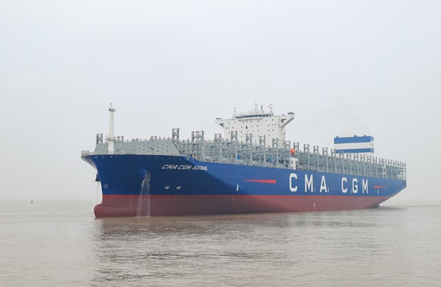 达飞阿多尼斯轮今日在沪东中华命名丨航运界