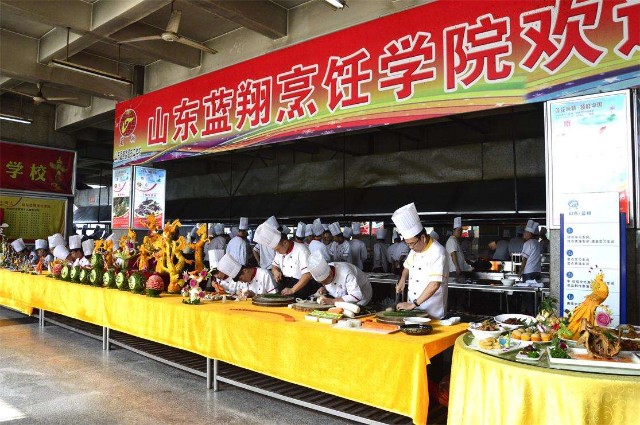 我，山东菏泽人，开饭店赔惨，3年不愿见人，如今靠卖豆腐脑翻身