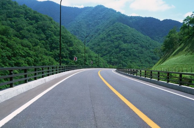 我国首条超高速来了此次全程不设收费站最高150kmh