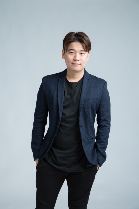 tob(伊提帕),由其本人真实经历改编的影片《海苔亿万富翁》于2012年1