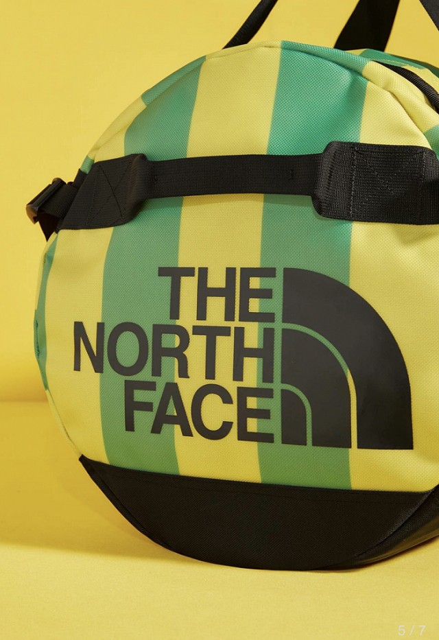 本次线上概念店gucci vault与the north face推出合作款式"base camp