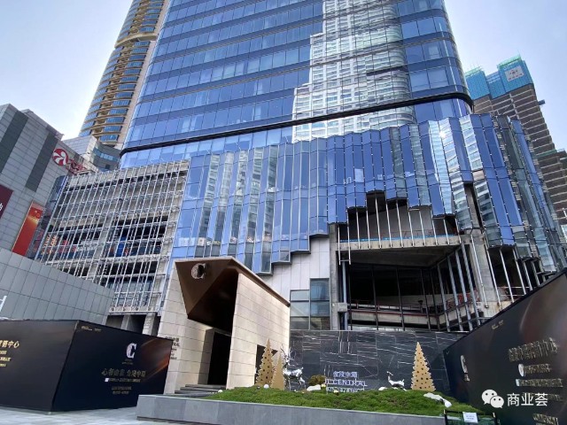 现场实景惊艳！南京重磅商业体最新实探，预计2024年开业！_财富号_东方财富网