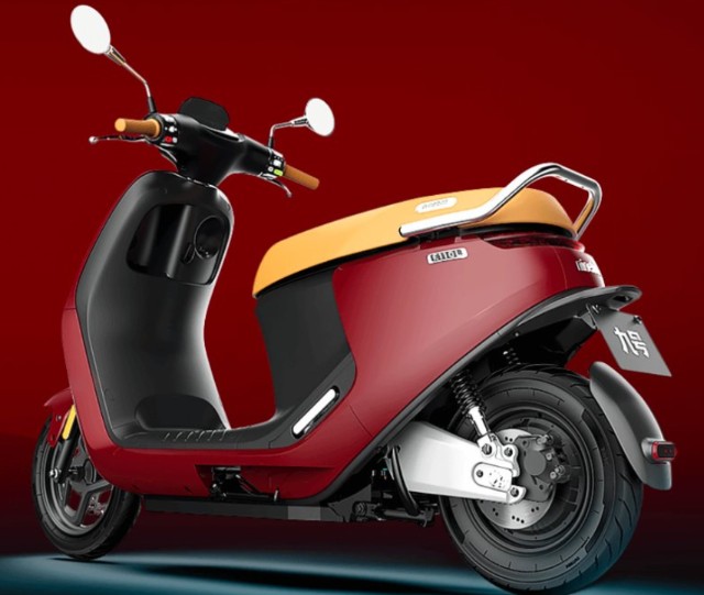 智能电摩九号电动车e110l和小牛nqi动力版该如何选