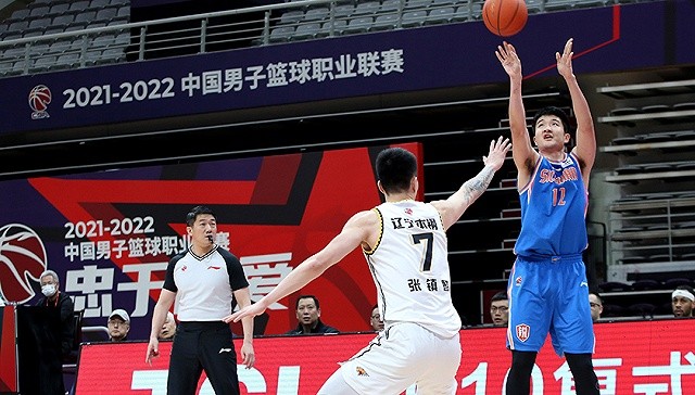 视觉中国记者 | 乔启迪北京时间2022年4月1日,2021-2022赛季cba季后赛