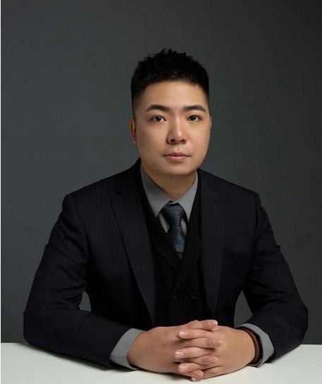 走进社员中军军弘安保集团总经理吴雪岩