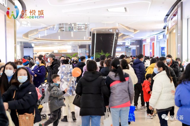 最新实探严格防控南京网红商场人气回暖