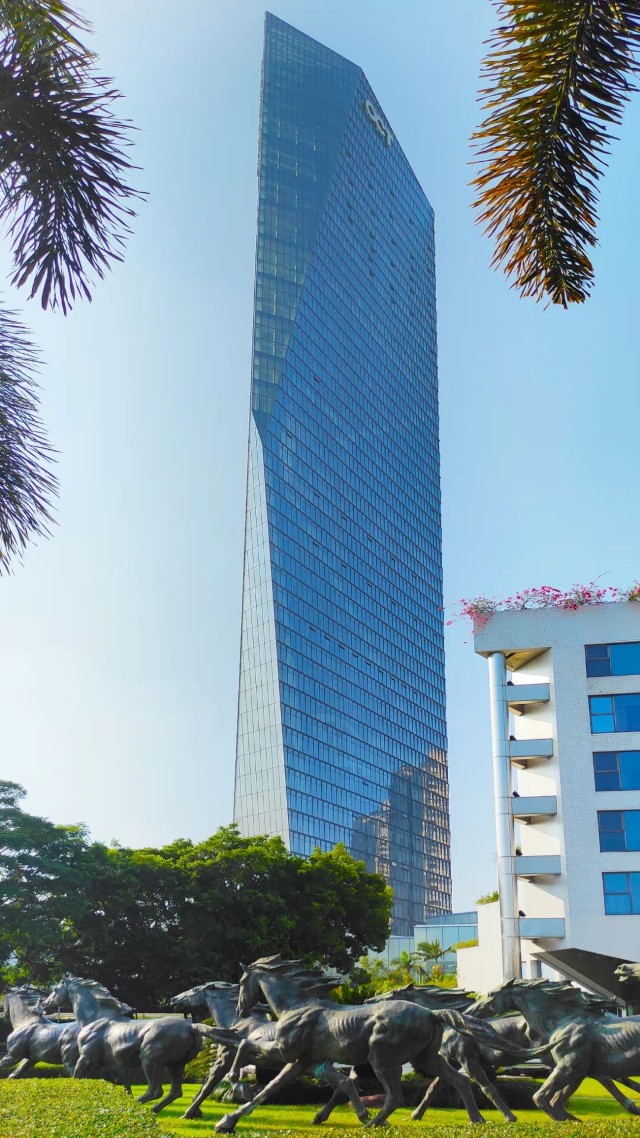 金螳螂办公空间新作深圳华侨城集团总部300米钻石大厦闪耀深圳湾