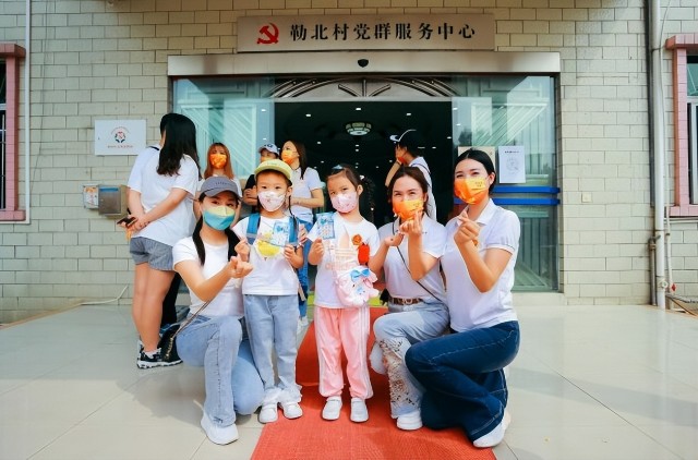 《關(guān)愛少兒、關(guān)愛家庭》最美媽媽星模大賽團(tuán)隊(duì)勒流北村愛心公益行