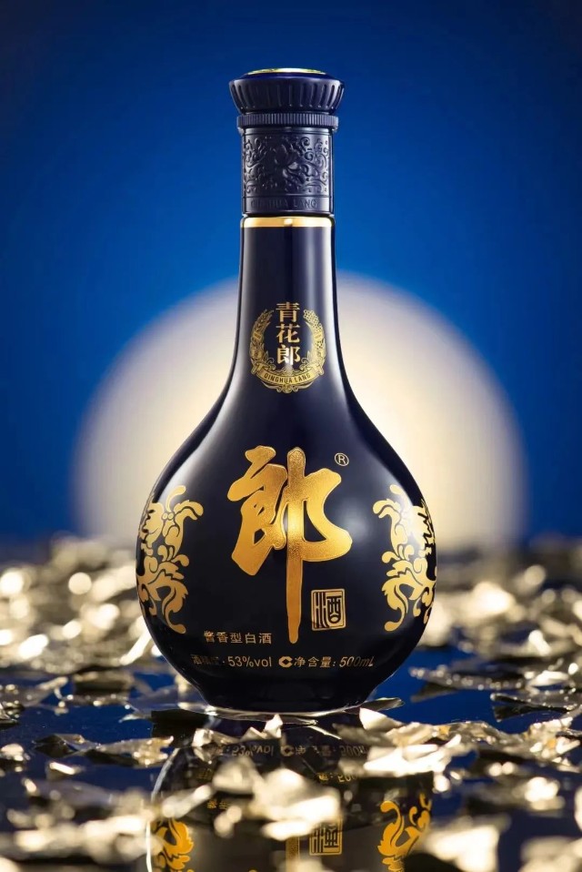 中国白酒【醤香型白酒】 青花郎酒（あおはなろうしゅ） 53度 500ML www
