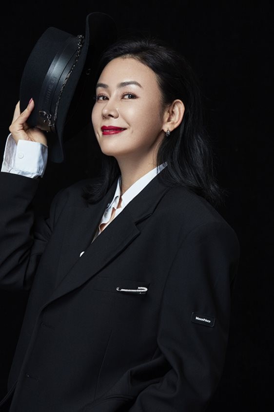 齐千郡西服造型曝光又飒又美爱了爱了