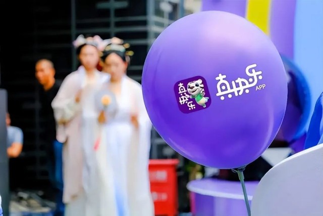 国美教父黄光裕回归1年!拼命365天,市值没了730亿!夫妻套现2.5亿