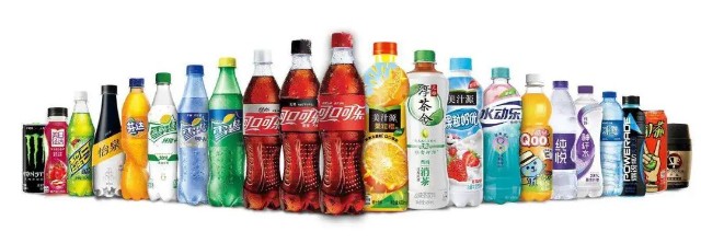 据食业头条报道中估算,2021年可口可乐汽水产品在中国市场"收割"了约