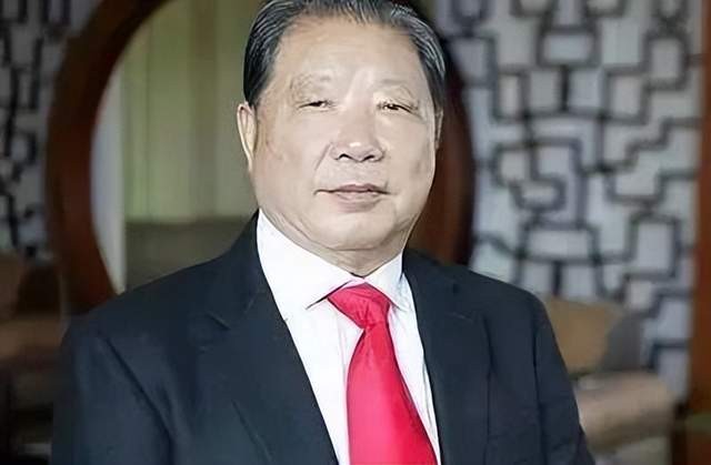 60岁退休创业,82岁成沈阳首富,如今公司市值腰斩,蒸发220亿