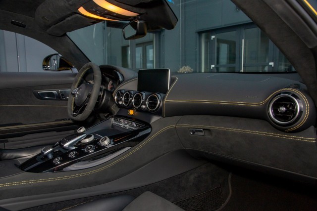 最大马力超过九百匹改装后最强奔驰amggtr