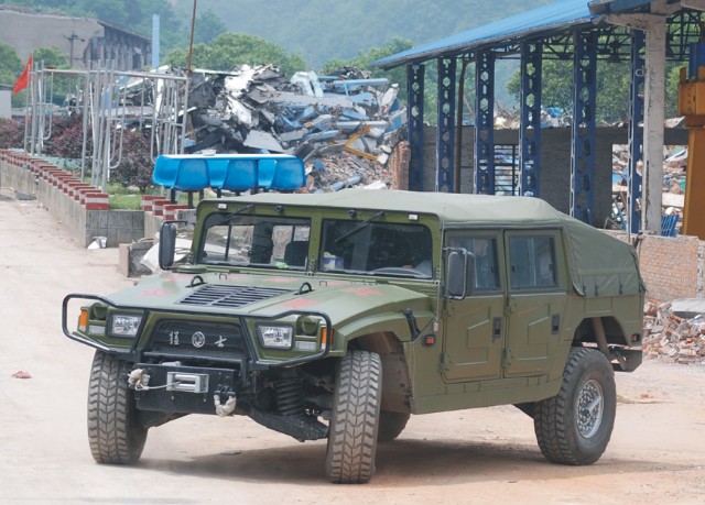 基于猛士底盘改装的通迅指挥车得到武警系统及部队首长的一致好评