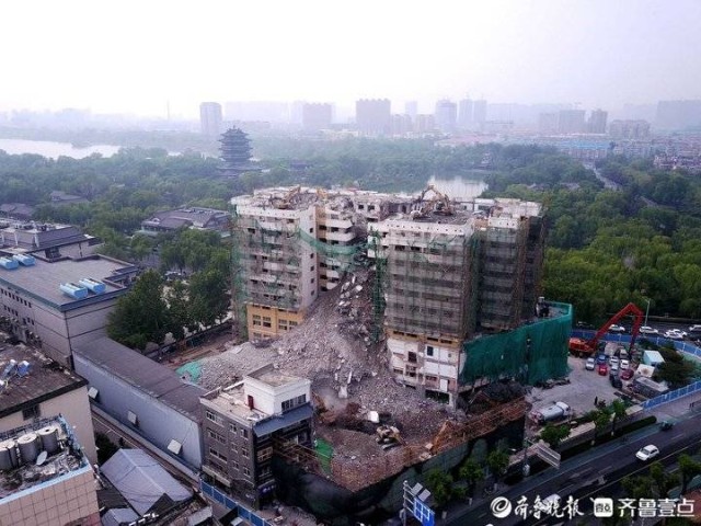 济南东湖大厦拆除越来越快已完成约三分之二
