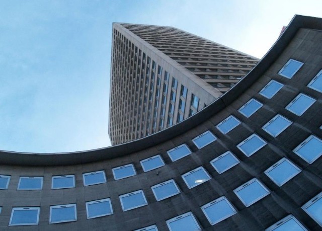 中环装备董事叶正光因年龄原因辞职