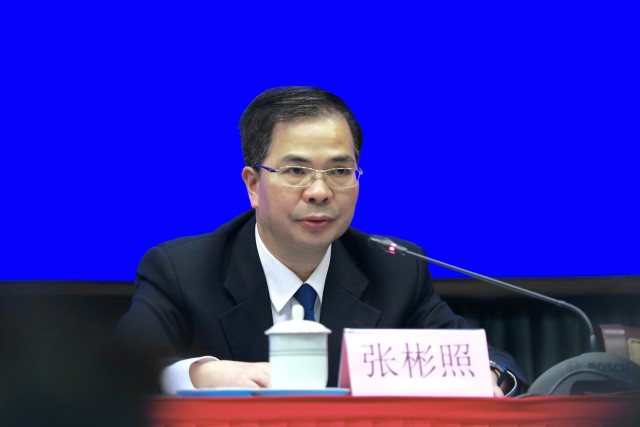 张彬照广东省公安厅推出新车上牌在粤省事app快捷办